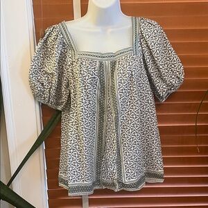 Max Studio Green and White Patterned Blouse